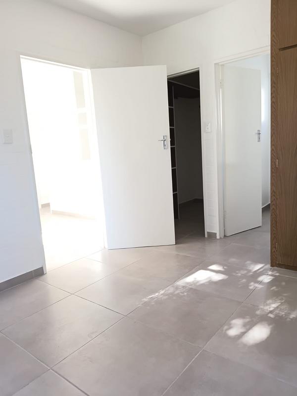 To Let 1 Bedroom Property for Rent in Bergvliet Western Cape